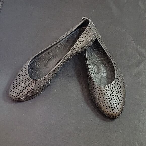 OKABASHI SAMANTHA ROUND TOE SLIP-ON WOMEN"S CUTOUT DESIGN WOMEN"S FLAT SHOE - Picture 13 of 14